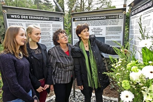 Die Namenstafeln auf dem Alten Friedhof erinnern an die Opfer. Foto: factum/Bach