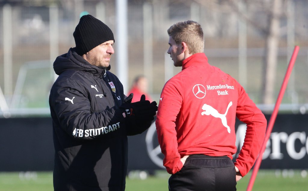 Am Dienstagvormittag trainierte Alexander Zorniger (links, mit Timo Werner) den VfB Stuttgart noch.