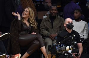Adele stiehlt den Lakers die Schau