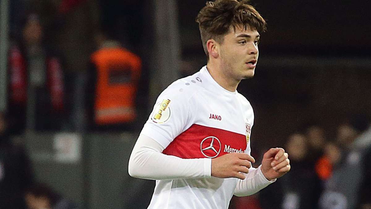  Zuletzt ist viel über die Zukunft des 17-jährigen Lilian Egloff beim VfB Stuttgart spekuliert worden. Doch die Fakten sind klar – und der Sportdirektor Sven Mislintat zeigt sich überrascht. 