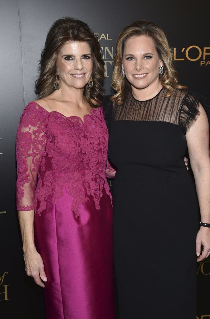 Women-of-Worth-Vorsitzende Karen T. Fondu (links) und Ali Goldstein, die Präsidentin von L’Oréal Paris USA, durften bei der Preisverleihung natürlich nicht fehlen.