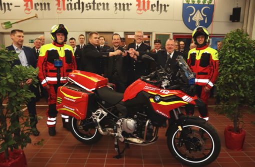 Hoher Besuch bei der offiziellen Übergabe des neuen Feuerwehr-Krad Foto: Stadt Filderstadt