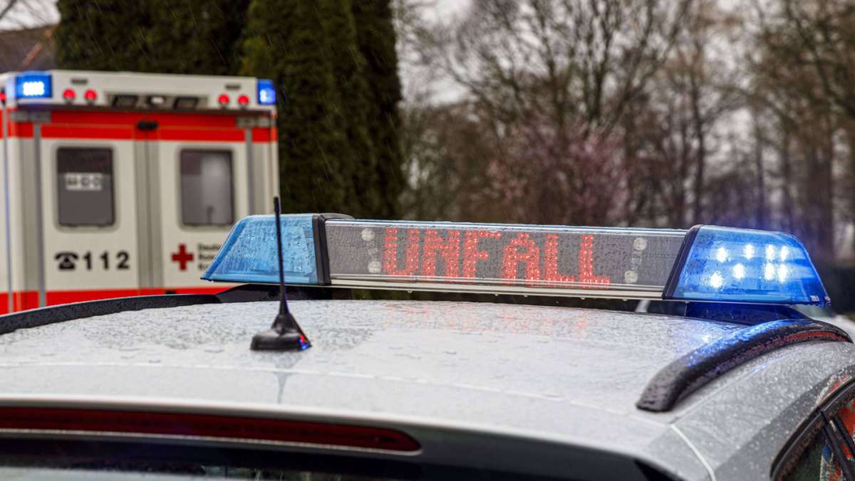 Unfall bei Filderstadt: 19-Jähriger kracht auf B27 gegen Leitplanken