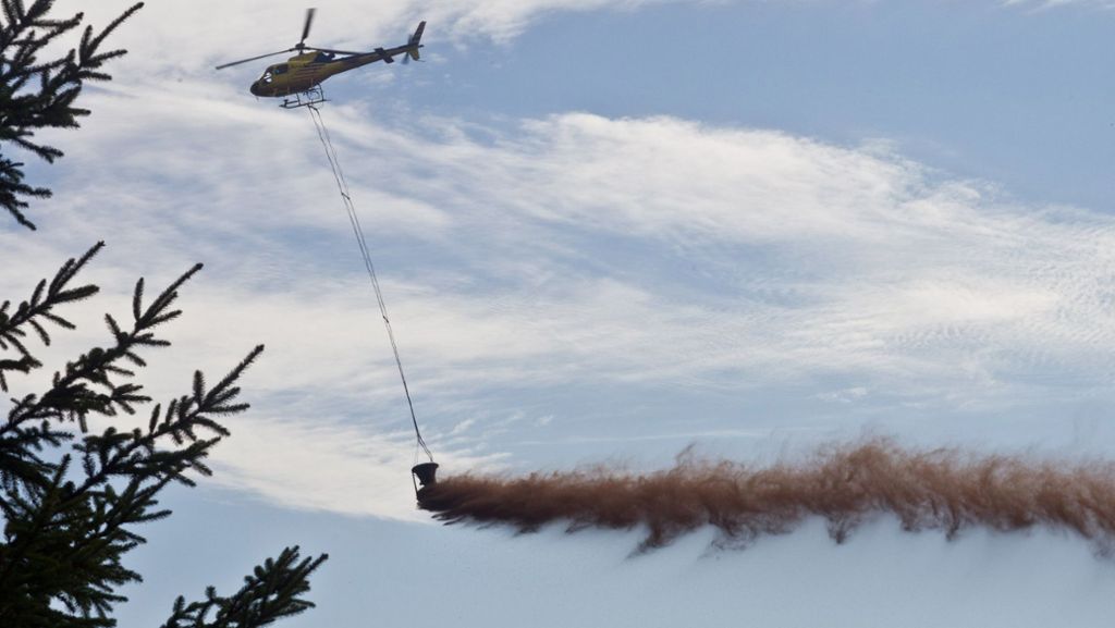 Rems-Murr-Kreis: Helikopter kalken den Waldboden