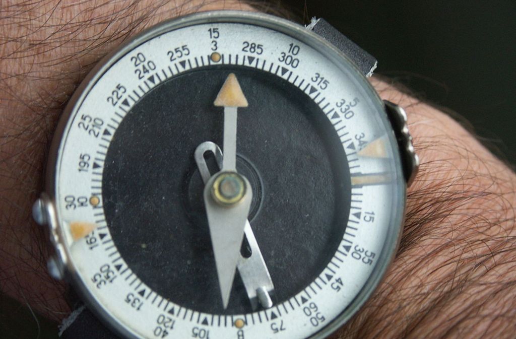 Orientierung: Das ein Kompass selten zur Hand ist, muss man sich anhand von natürlichen Wegmarken orientieren.
