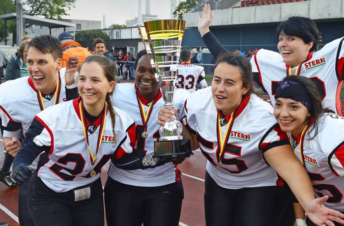 Stuttgarter Footballerinnen jubeln: Scorpions Sisters triumphieren im Ladies Bowl
