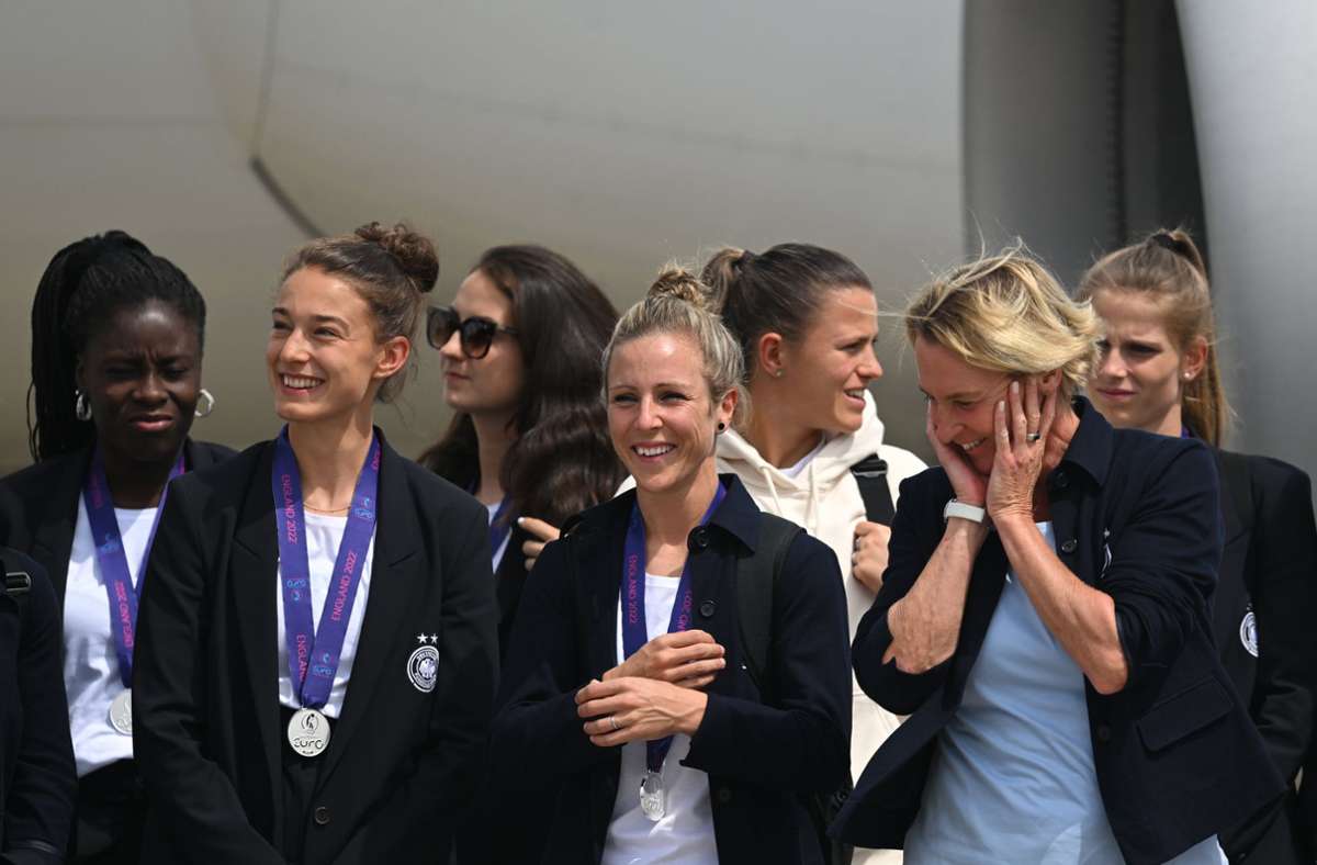 Einen Tag nach der Finalniederlage gegen England konnten die Spielerinnen schon wieder lachen.