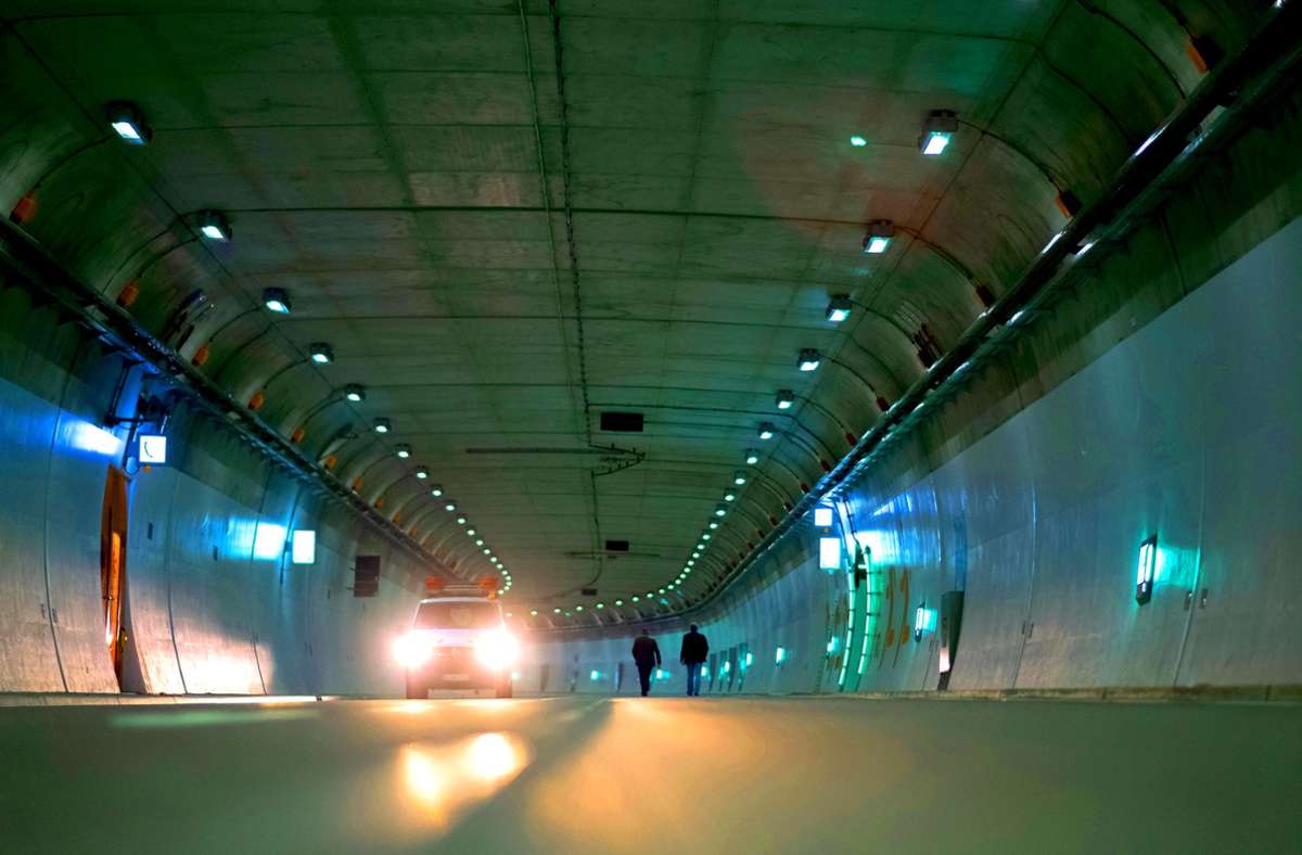 Letzte Inspektionen im Tunnel: Freie Fahrt gibt es erst am Samstag.