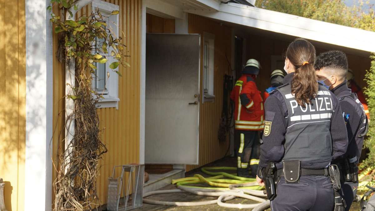  Eine 71-Jährige ist am Samstagmorgen bei einem Brand in einem Einfamilienhauses in Sternenfels an einer Rauchgasvergiftung gestorben. 
