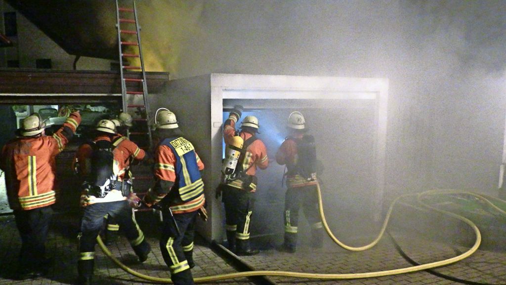 So war die Neujahrsnacht im Strohgäu: Die Feuerwehr in Ditzingen hat eine unruhige Nacht