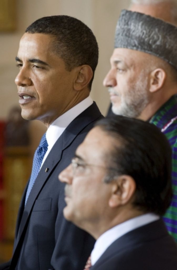 Obama hat von Anfang an viele außenpolitische Probleme: vom schwierigen afghanischen Präsident Hamid Karzai ...