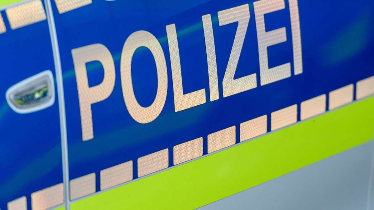 Unfall mit vier Pkw in Ehningen: 21-Jährige überschlägt sich mit ihrem Auto