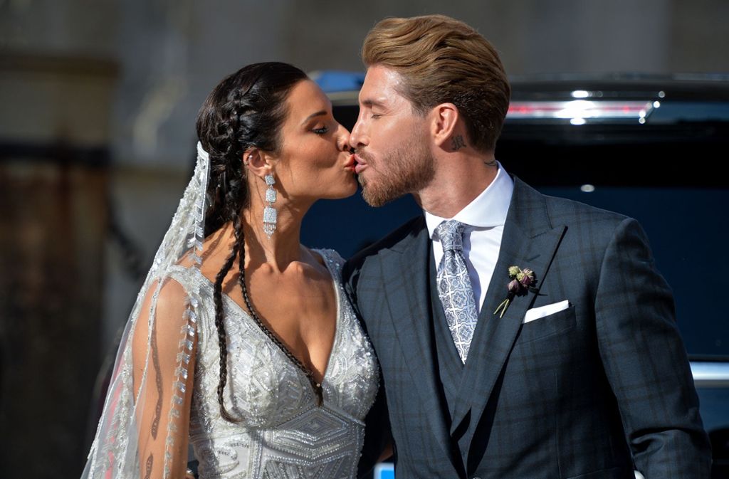 Fußball-Star Sergio Ramos von Real Madrid hat seine langjährige Lebenspartnerin Pilar Rubio geheiratet.