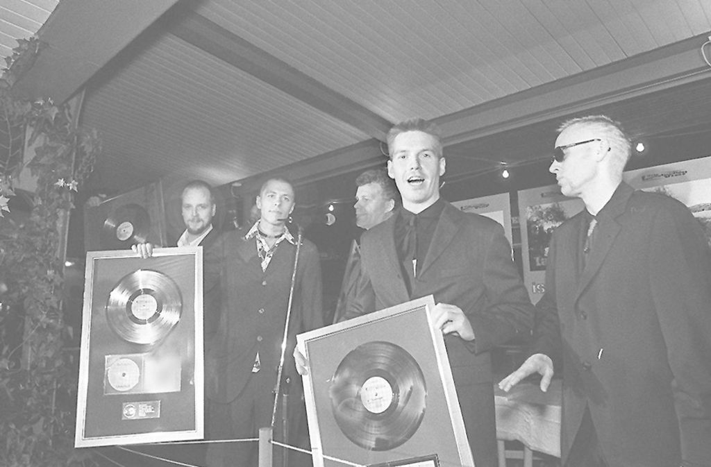 Auszeichnung auf dem Killesberg 1995: Für „Lauschgift“ gibt es Platin. Zur Erinnerung: Damals bedeutete das, die CD wurde mehr als 500 000 Mal verkauft.
