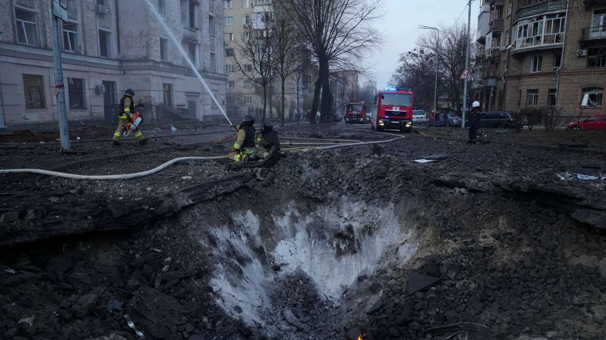 Krieg in der Ukraine: Massiver Raketenangriff fordert 13 Verletzte in Kiew