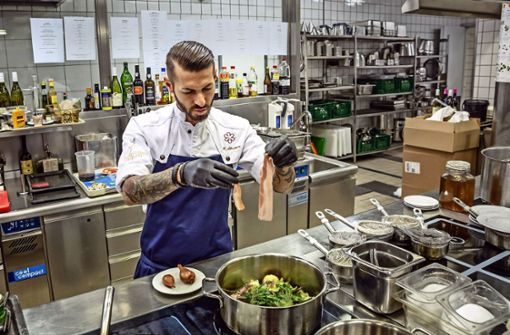Stuttgart verliert eines seiner besten Restaurants: Marco Akuzun kehrt nicht wieder in die Küche des Top Air zurück. Foto: Lichtgut/Julian Rettig
