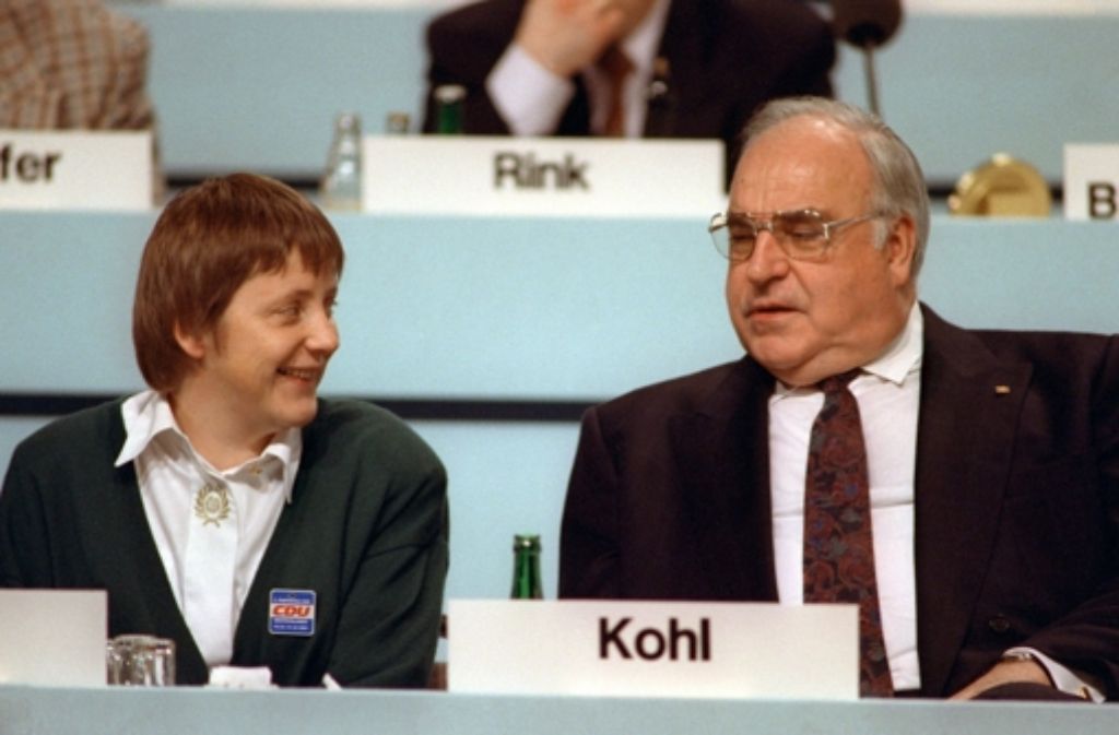 Dort arbeitet sie als Frauen- und Jugendministerin mit dem Bundeskanzler und CDU-Vorsitzenden Helmut Kohl zusammen. Dieser Zusammenarbeit hat sie den Spitznamen „Kohls Mädchen“ zu verdanken.