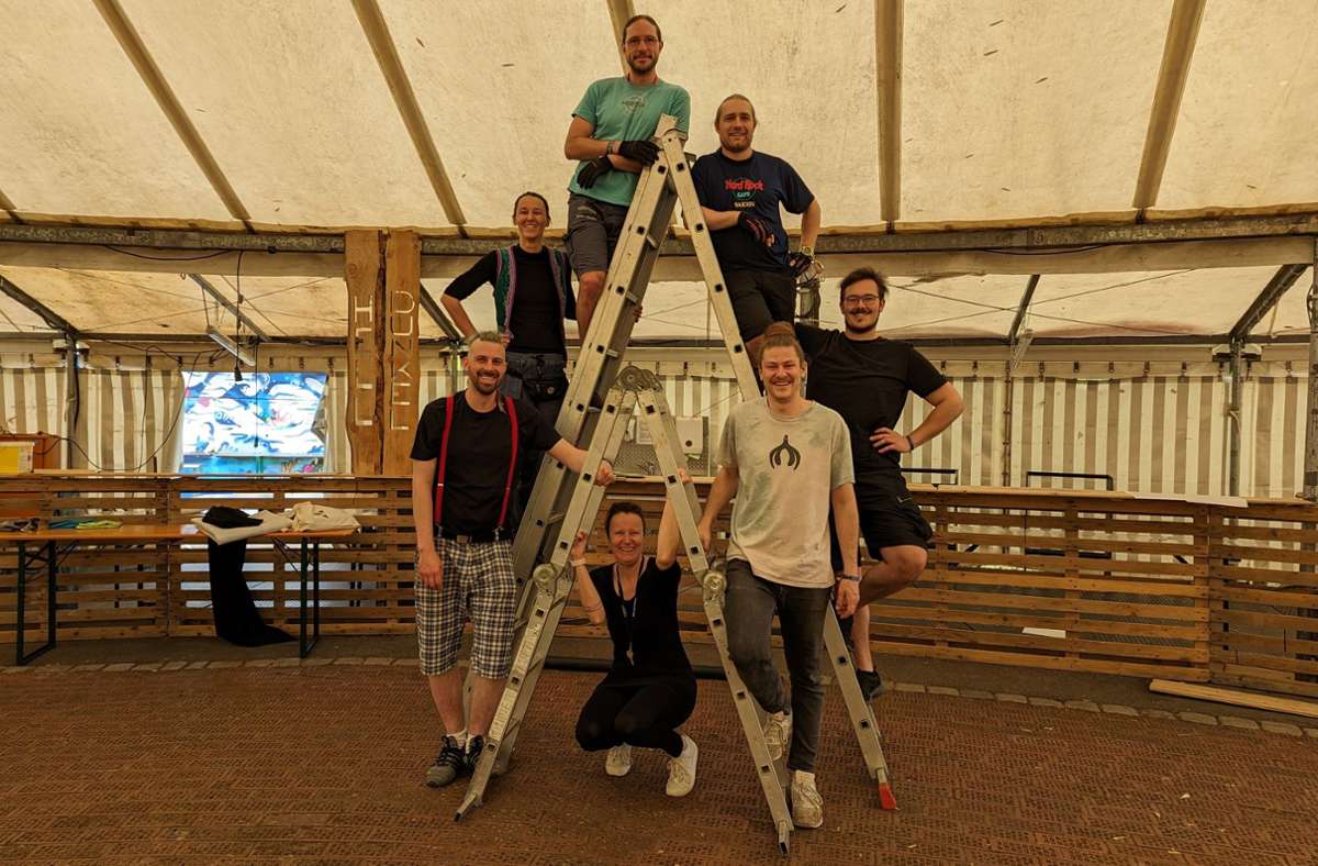 Im Zelt auf dem Berger Festplatz hat das Panopticum-Team auch schon Schräges erlebt. Foto: /Petra Xayaphoum