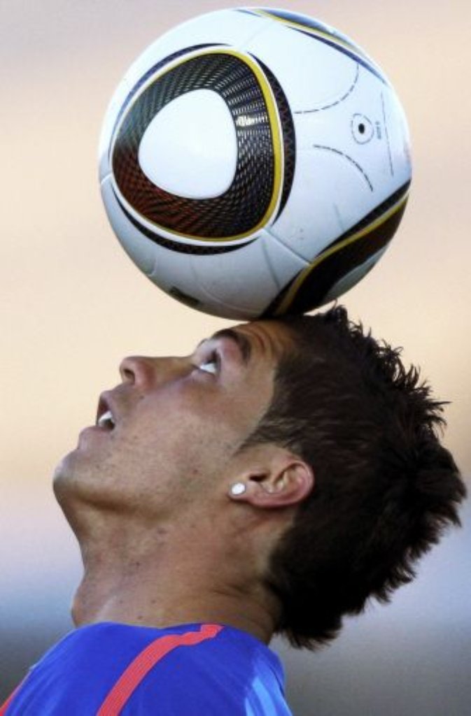 Stahlharte Gelfrisur: Cristiano Ronaldo zeigt bei der WM 2010 Stacheln.