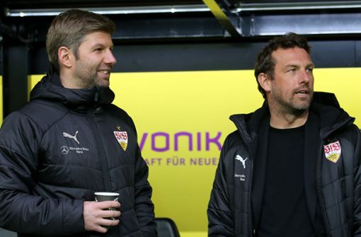 Sportchef Thomas Hitzlsperger (li.) und Trainer Markus Weinzierl arbeiten beim VfB Stuttgart bislang vertrauensvoll zusammen. Foto: Baumann
