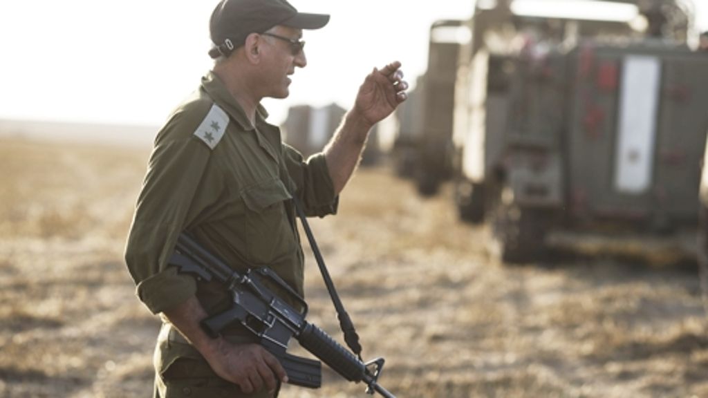  Im Nahen Osten entwickelt sich eine Spirale der Gewalt: Bei israelischen Luftangriffen werden im Gazastreifen neun Menschen getötet. Die Hamas kündigt Vergeltungsschläge an. Außenminister Lieberman bricht mit der Likudpartei. 
