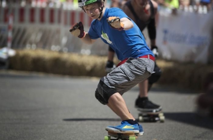Skateboard-Boardercross: Selbst für Straßensurfer ist es zu heiß