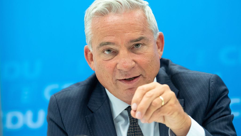 In Baden-Württemberg: Innenminister Strobl bemängelt Umgang mit rechter Gewalt