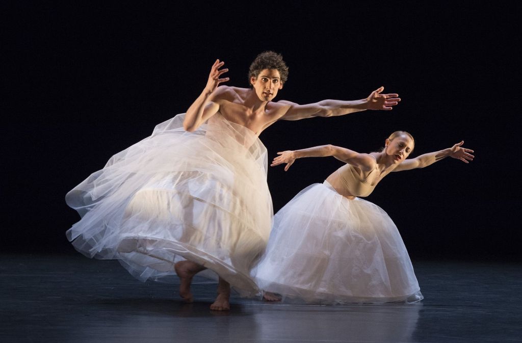 Ballettabend „Infinity“ mit Maurus Gauthier und Garazi Perez Oloriz im Duett „Floating Flowers“ von Po-Cheng Tsai