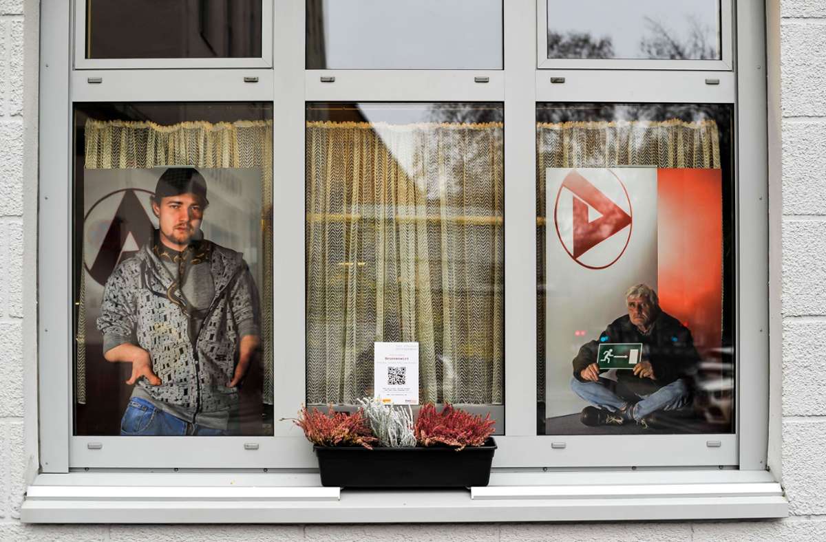 Die Freiluftgalerie „Fotos im Fenster“ zeigt im Leonhardsviertel coronagerecht in 25 Locations Fotografien von Lutz Schelhorn.