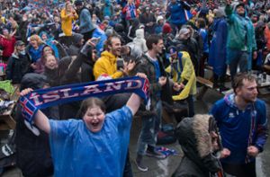 Island feiert im strömenden Regen