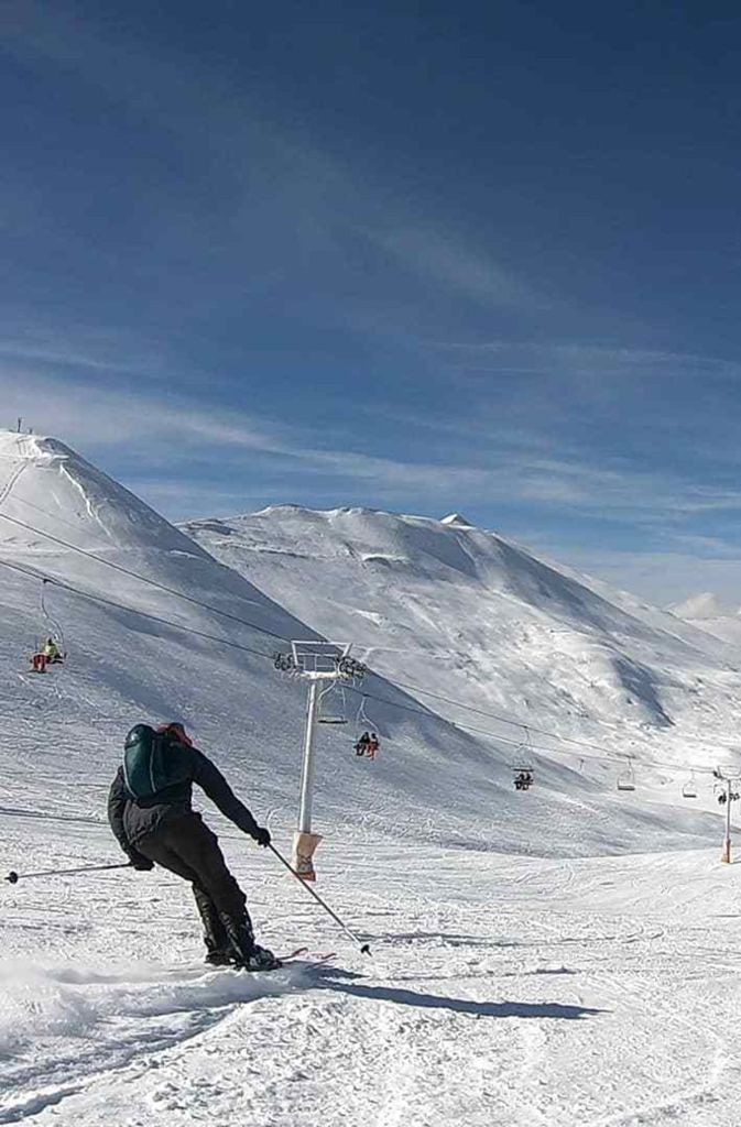 Vor den Toren Teherans finden sich perfekte Skibedingungen auf rund 4000 Meter.