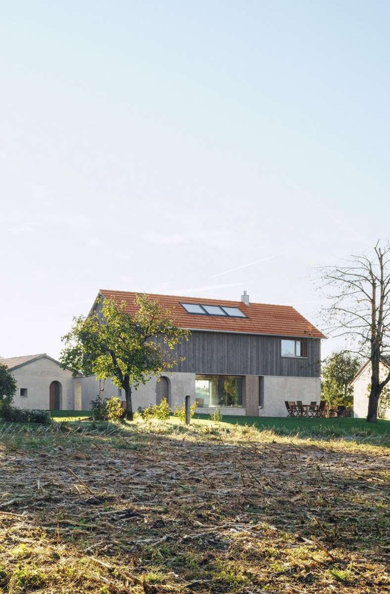 Von den fünf besonderen Anerkennungs-Preisen ging einer an Florian Nagler Architekten. Das Haus steht in der Nähe des Ammersees in Bayern . . .