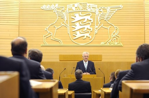 Ministerpräsident Winfried Kretschmann beim Festakt im Stuttgarter Landtag. Foto: dpa
