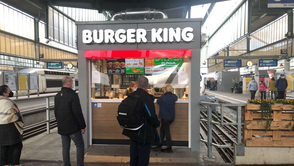 Hamburger im Stuttgarter Hauptbahnhof: Kleinster Burger King zwischen den Gleisen