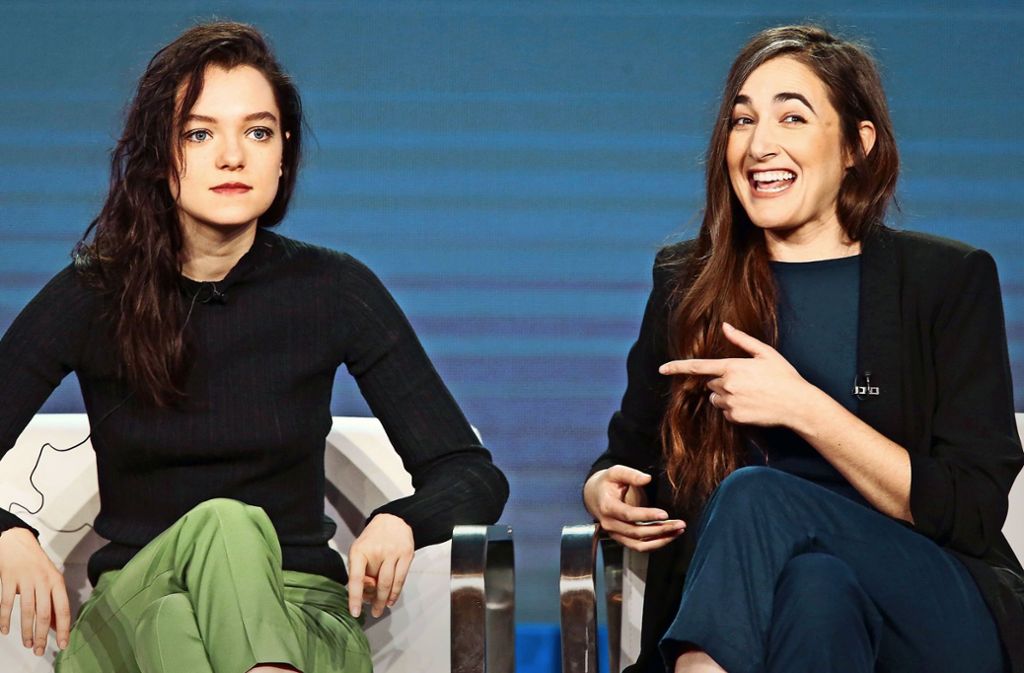 Esmé Creed-Miles (links) spielt die Titelrolle in der Serie „Hanna“, Sarah Adina Smith hat bei den ersten beiden Episoden Regie geführt.