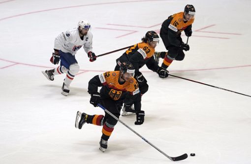 Deutschlands Eishockey-Cracks sind bei der Weltmeisterschaft in Finnland weiter auf Viertelfinal-Kurs. Foto: dpa/Martin Meissner