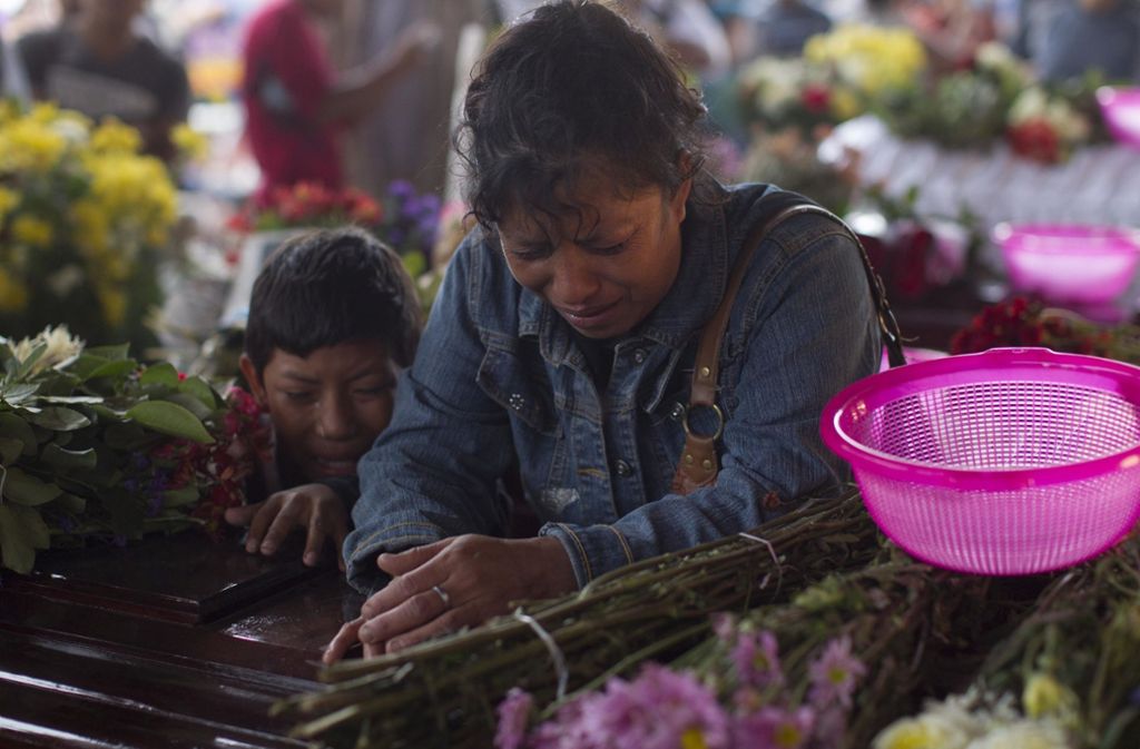 Große Trauer: Die Zahl der Todesopfer nach dem Ausbruch des Feuervulkans in Guatemala steigt weiter an.