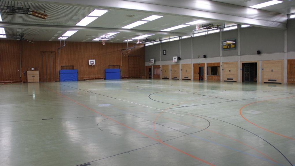 Notunterkunft für Flüchtlinge in Stuttgart-Weilimdorf  nach ihrer Räumung: Sporthalle bleibt wahrscheinlich vorerst gesperrt
