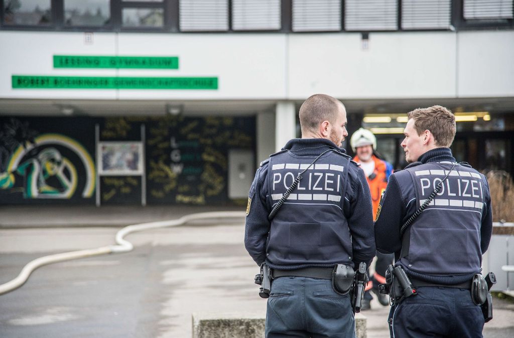 Wegen eines Feueralarms ist eine Schule in Winnenden (Rems-Murr-Kreis) evakuiert worden.