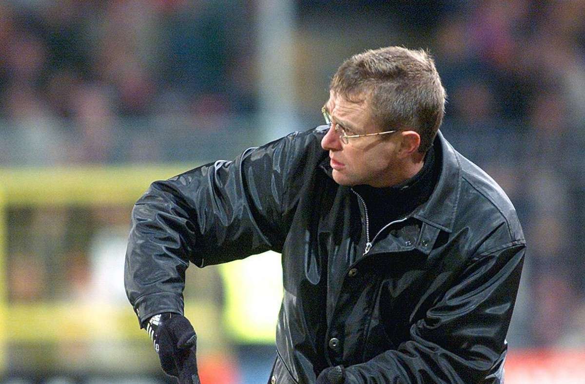 Die Trainer: Ralf Rangnick übernahm den VfB im Mai 1999. Am Ende der Milleniums-Saison landet sein Team auf Rang acht.