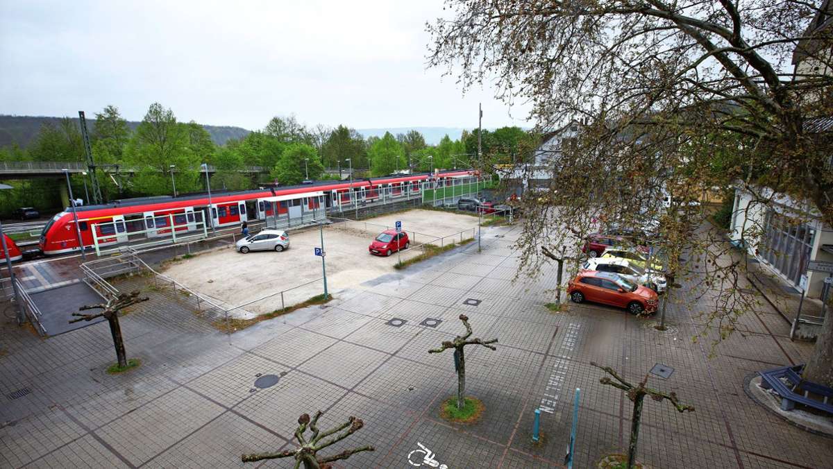  Am nächsten Montag entscheidet der Wernauer Gemeinderat darüber, wie sich der Bereich rund um den Bahnhof in Zukunft präsentieren soll. Drei Varianten stehen zur Auswahl. 