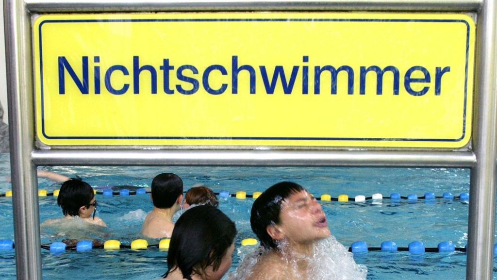 Stuttgart will Wegzeiten zum Schwimmbad verkürzen: Dank Bäderbus zum Schwimmen