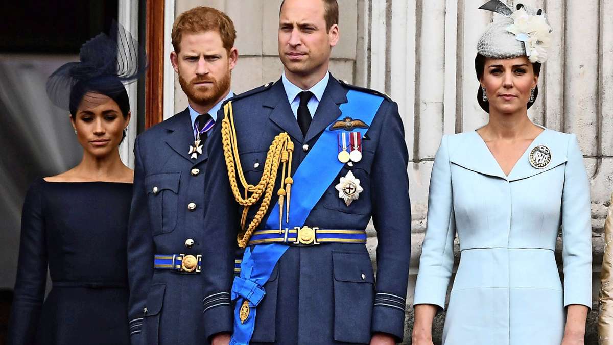  Fans von „The Crown“ rätselten: Wird der „Megxit“ Thema der Royal-Serie? Jetzt äußert sich der Macher Peter Morgan dazu und erklärt seine Entscheidung. 
