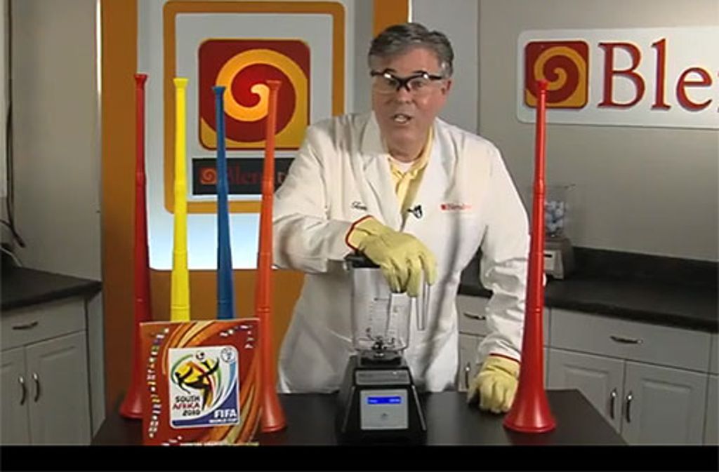 Vuvuzelas, einmal durch den Mixer gedreht. Bei Youtube haben die "Will-It-Blend?"-Videos Kultustatus.