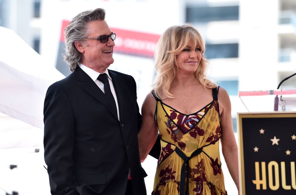 Die beiden Hollywood-Schauspieler Goldie Hawn und Kurt Russell sind am Donnerstag mit einem Stern auf dem Walk of Fame gewürdigt worden. In unserer Galerie zeigen wir weitere Bilder der Zeremonie. Klicken Sie sich durch.