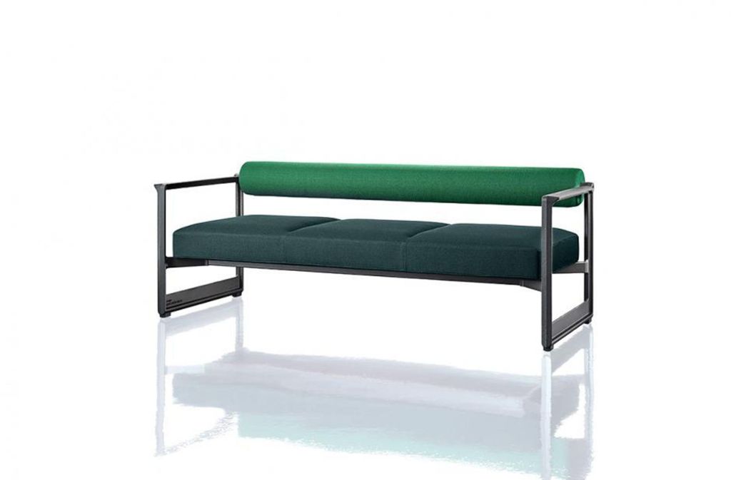 Luftig: Sofa, entworfen von dem bekannten Designer Konstantin Grcic für Magis.