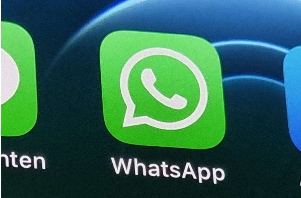 Bisher müssen selbstlöschende WhatsApp-Nachrichten für jeden Chat aktiviert werden – künftig ist ein Verfallsdatum auch standardmäßig einstellbar. Foto: dpa/Christoph Dernbach