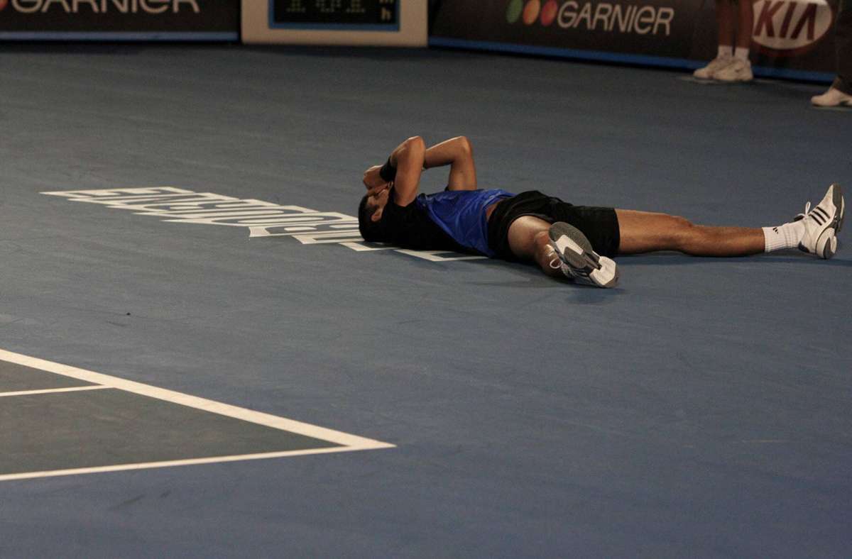 Es ist so weit: Bei den Australian-Open 2008 holt der damals 21-Jährige seinen ersten Grand-Slam-Titel. Im Finale besiegt Djokovic den Franzosen Jo-Wilfried Tsonga.