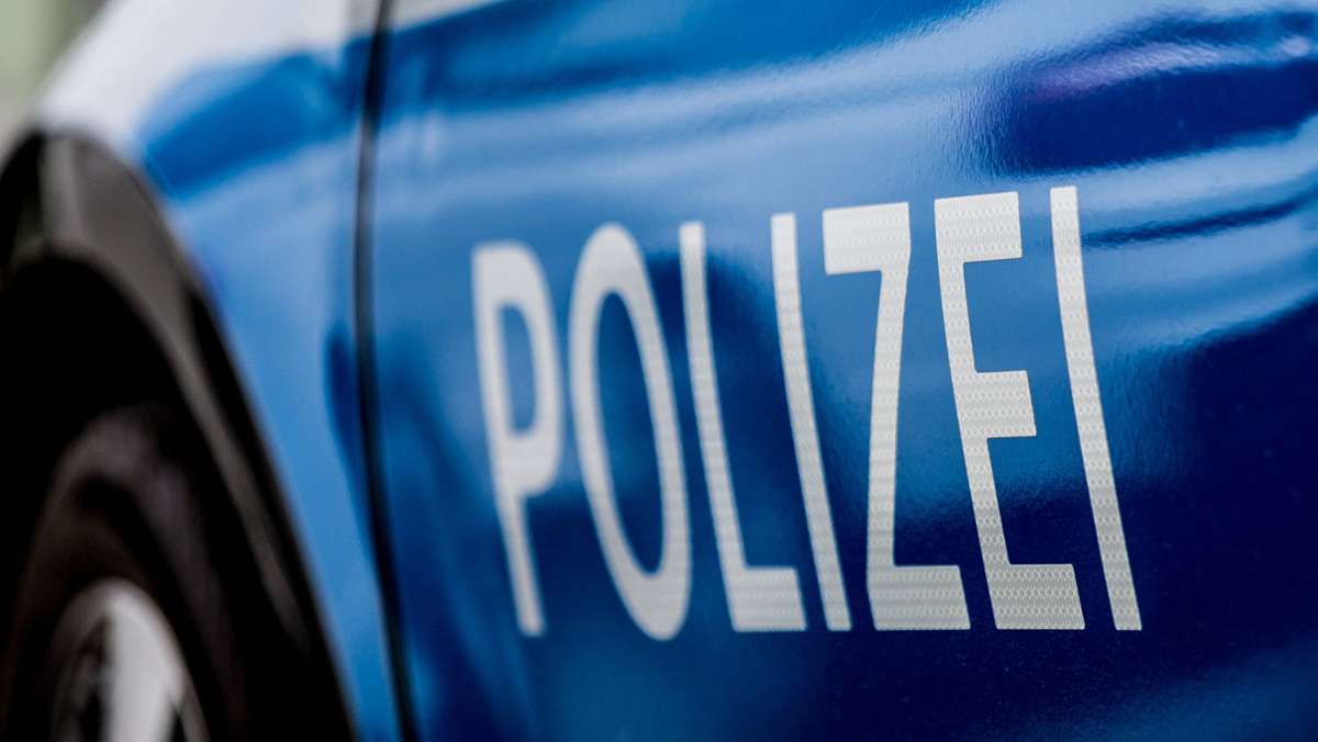 Tödlicher Arbeitsunfall in Korntal-Münchingen: Mitarbeiter von Abschleppfirma wird von Lkw überrollt
