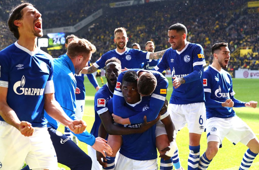 Der FC Schalke 04 hat durch den Derby-Sieg neues Selbstvertrauen getankt. Die Königsblauen haben als 15. sechs Punkte Vorsprung auf den Relegationsplatz.
